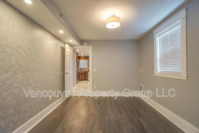 Building Photo - 5611 NE 48th Ave