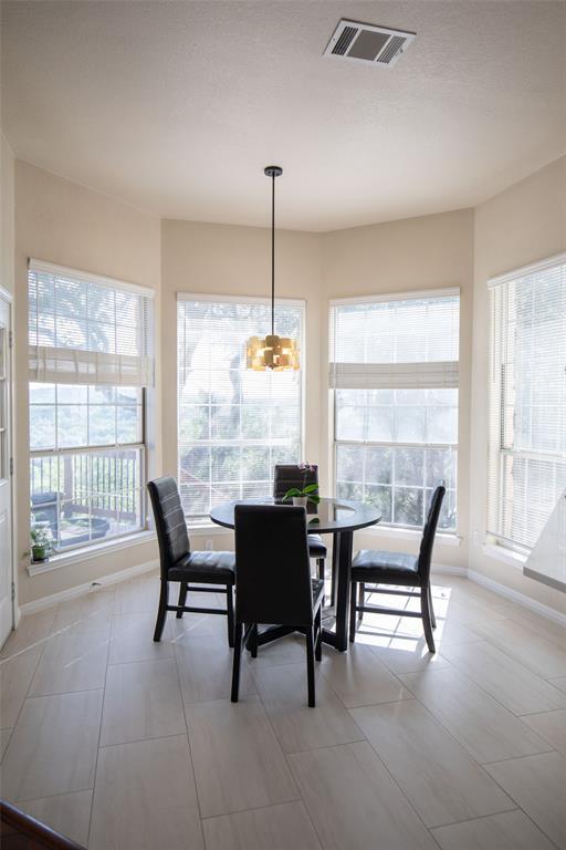 Building Photo - 9920 Spicewood Mesa