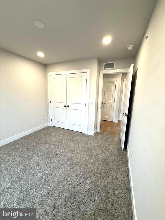 Building Photo - 4133 Ridgeview Ave