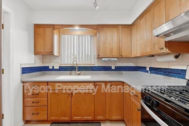 Building Photo - 1225 Del Mastro Dr SW