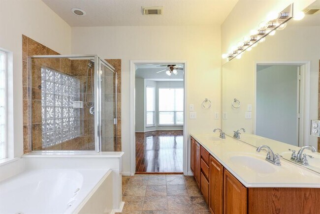 Building Photo - 9007 Lavender Field Ct
