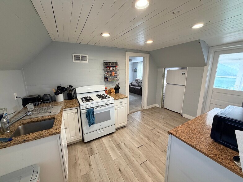 Building Photo - 105 Auburn Ave NE