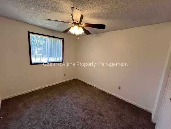 Building Photo - 520-30 Golden Sun