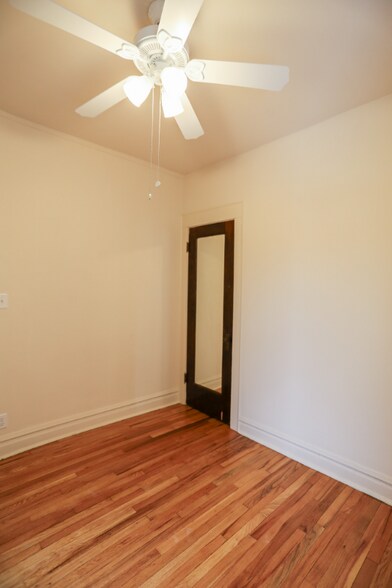 Building Photo - 1201 W Waveland Ave