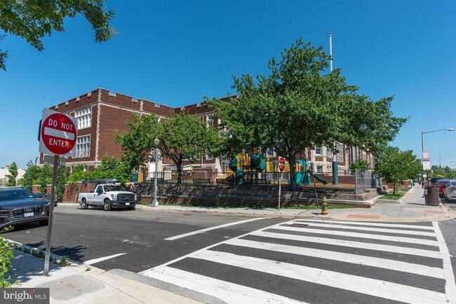 Building Photo - 3542 Warder St NW