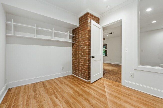 Building Photo - 126 Weaver Rd