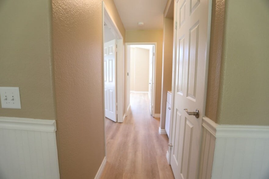 Building Photo - 30288 Mersey Ct