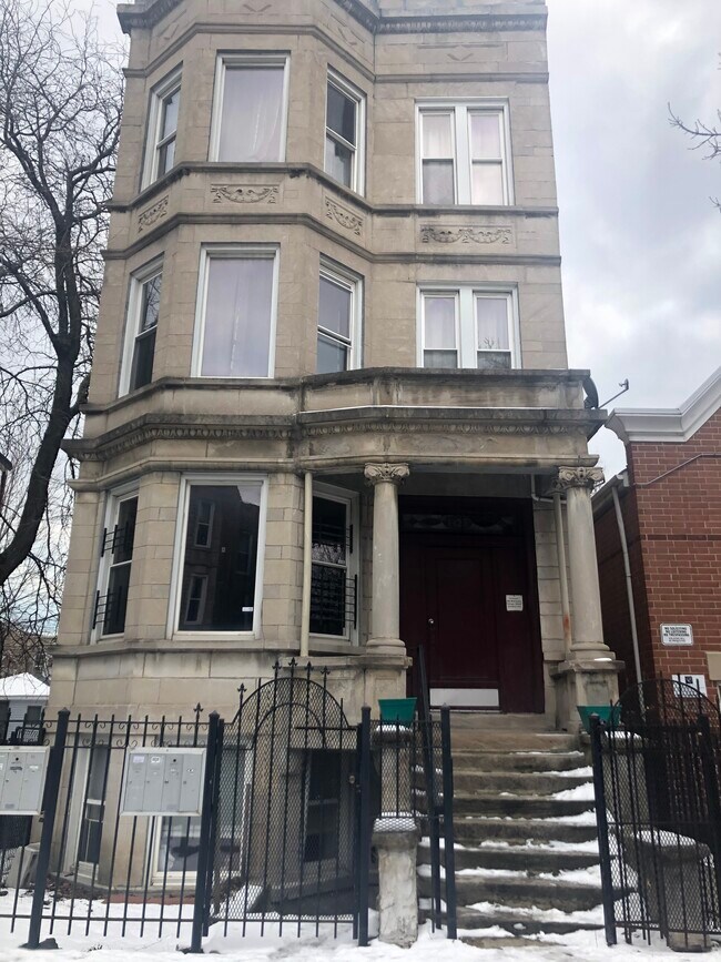 1425 N Maplewood Ave 1425 N Maplewood Ave Chicago IL 60622