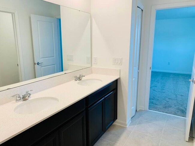 Building Photo - 843 Grant St