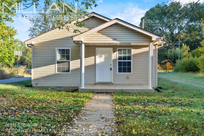 Primary Photo - 101 Stacker Dr