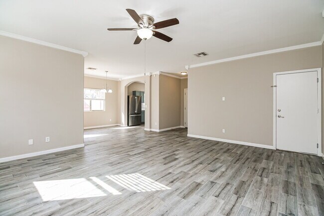 Building Photo - 261 N Valle Verde