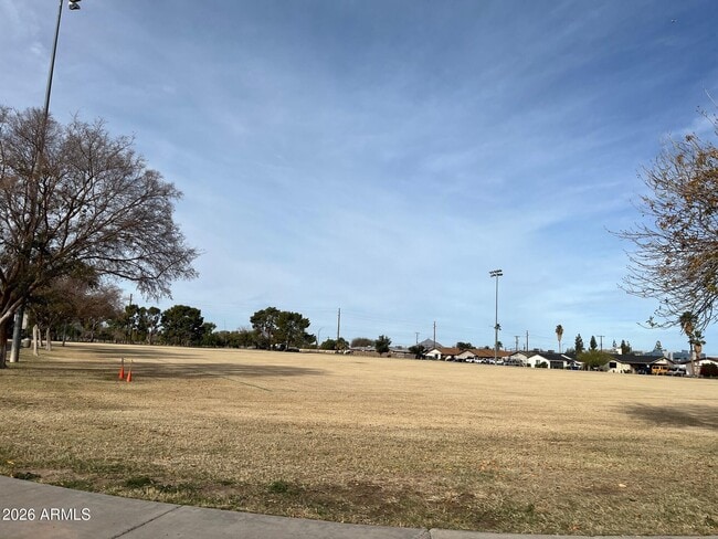 Building Photo - 102 E Ivy St