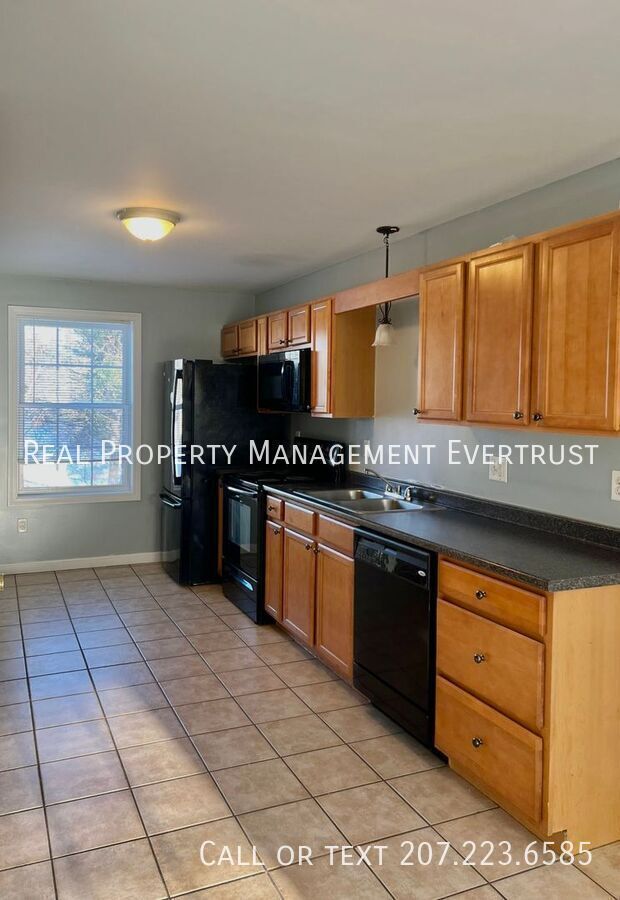 Primary Photo - Spacious 2bedroom 1 bathroom available for...