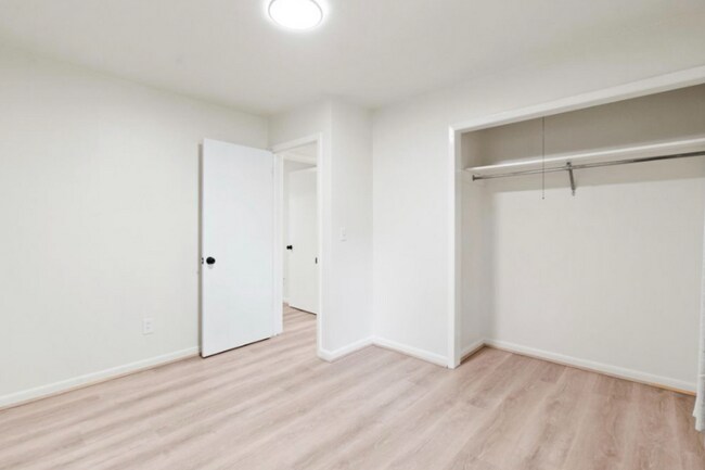 Building Photo - 3709 Evergreen Ln