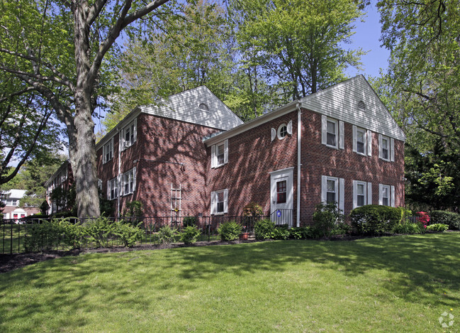 Building Photo - Willowmere Court Apartments