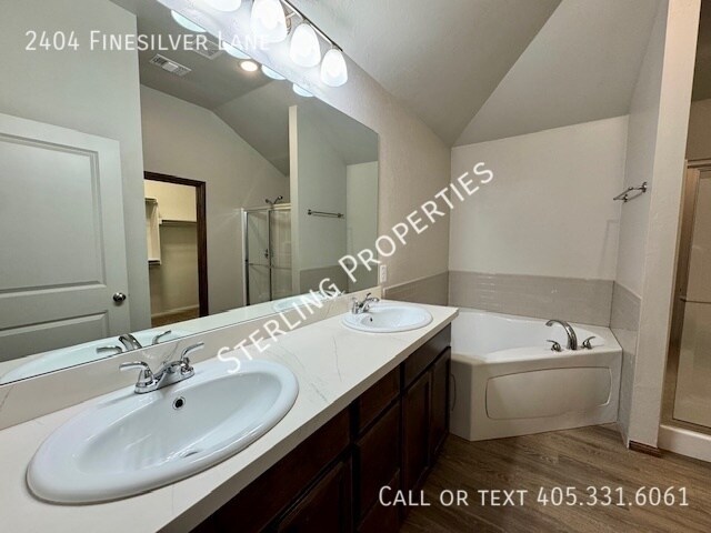 Building Photo - 2404 Finesilver Ln