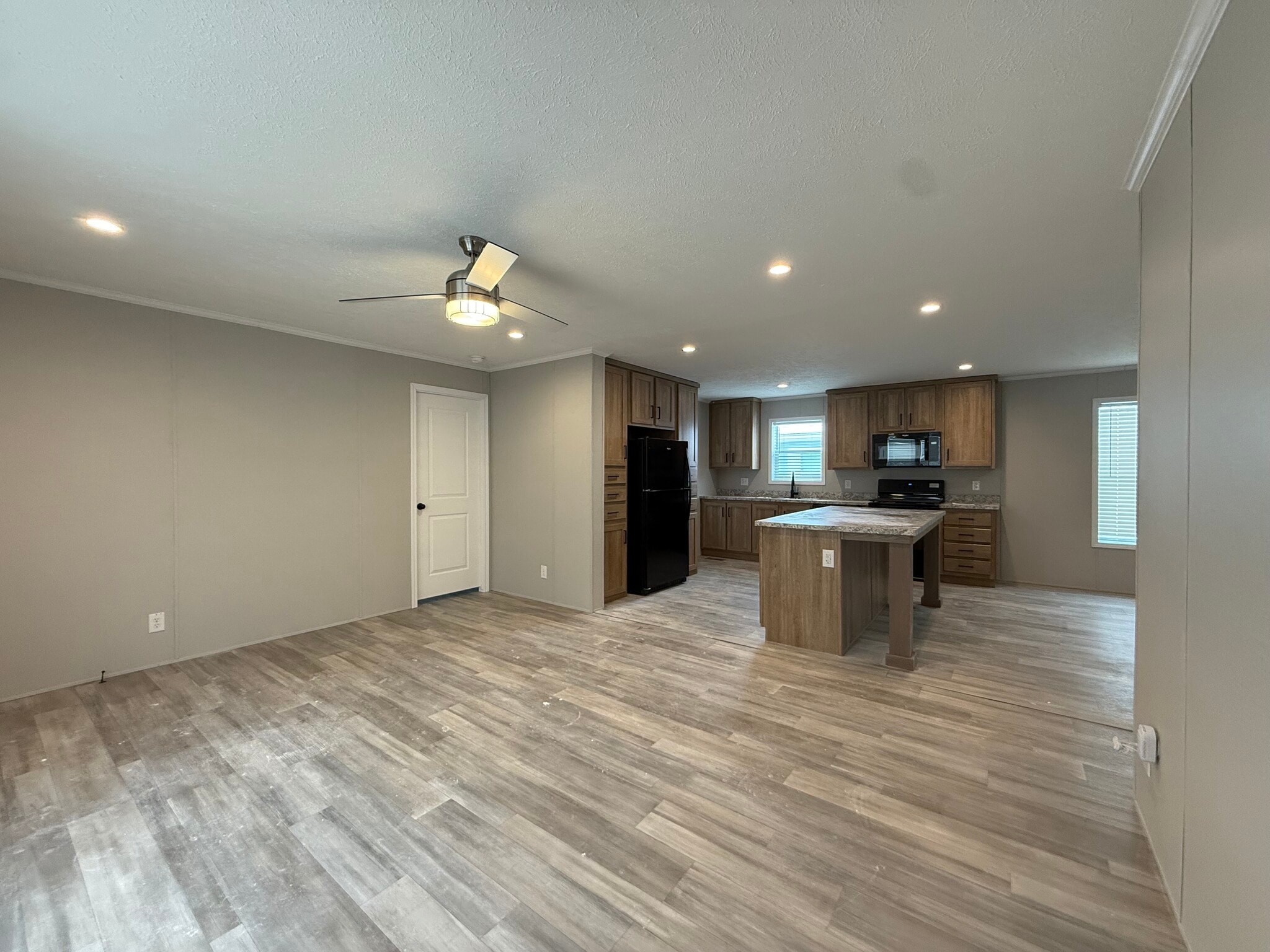 Building Photo - 29811 W Essex Ct