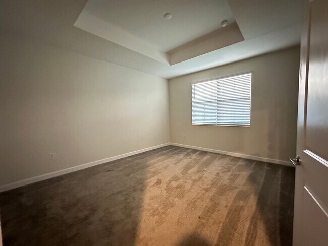 Building Photo - 4 Bed 3.5 Bath Townhouse for rent in Storey Lake