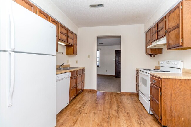 Building Photo - 1617-1619 Handley Place