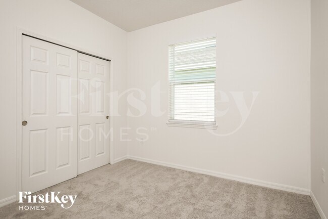 Building Photo - 1226 Ponca Rd