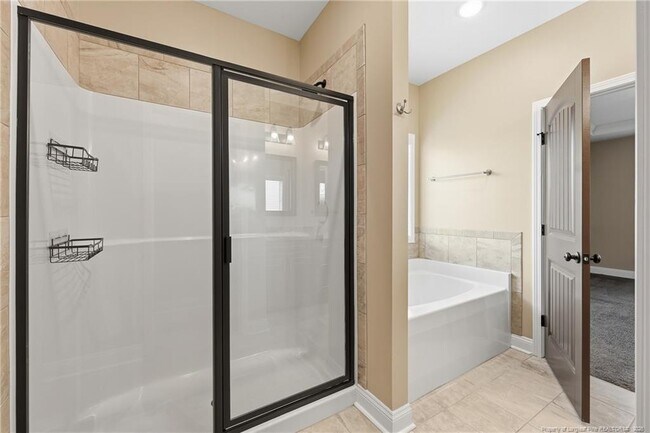 Building Photo - 206 Leland Ln