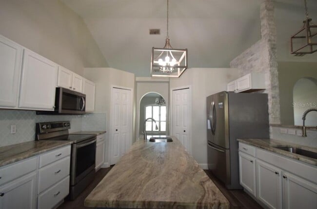 Building Photo - 241 Pine Shadow Ln