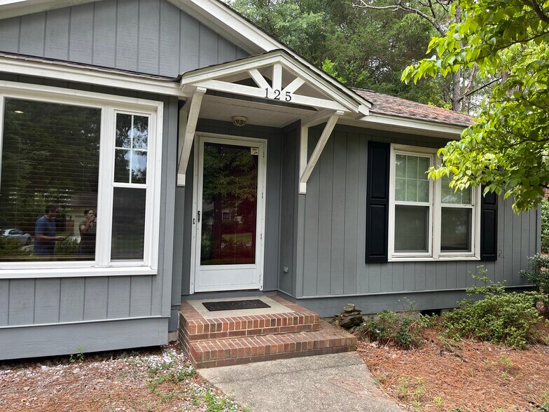 Building Photo - 125 Lost Tree Rd