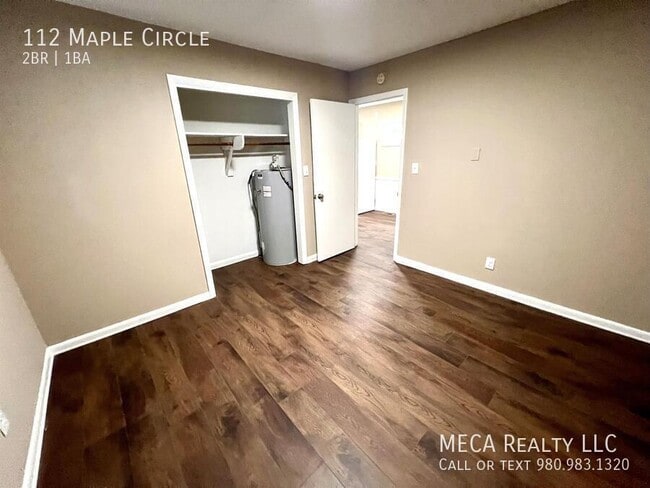 Building Photo - 112 Maple Cir