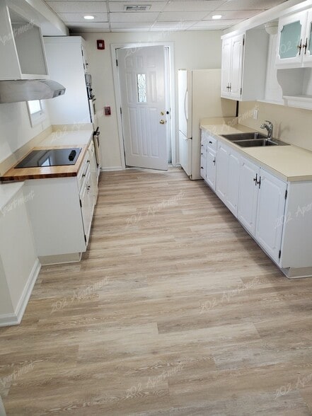 Kitchen Space - 9 Pulaski St