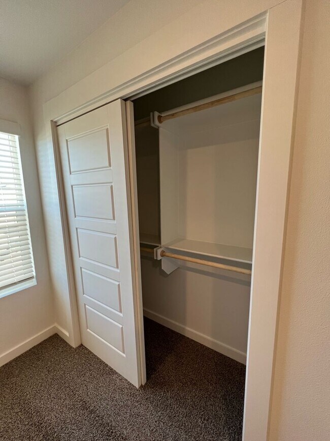 Building Photo - 1/2 Off First Month's Rent by 1/15/2026!! Featherston Village - Modern Living - 2 Bedroom/2.5 Bath