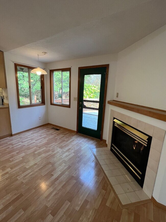 Building Photo - 3 Bedroom Home in Troutdale