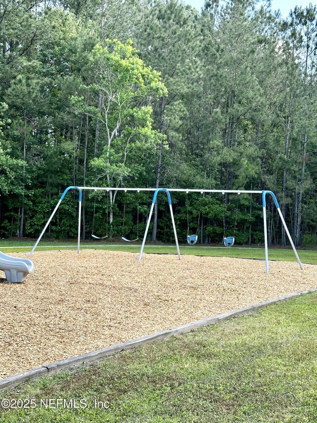 Building Photo - 11751 Silver Hill Dr