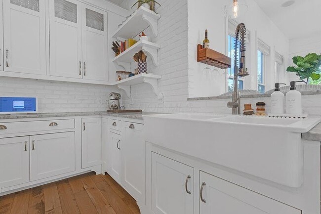Building Photo - 10420 Pagoda Way