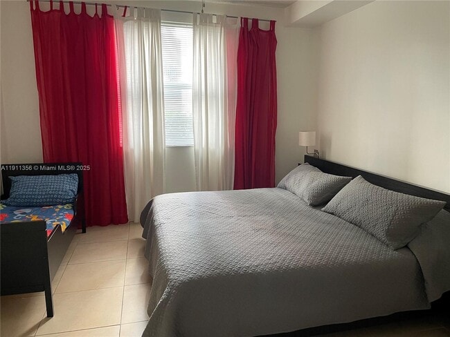 Building Photo - 17100 N Bay Rd