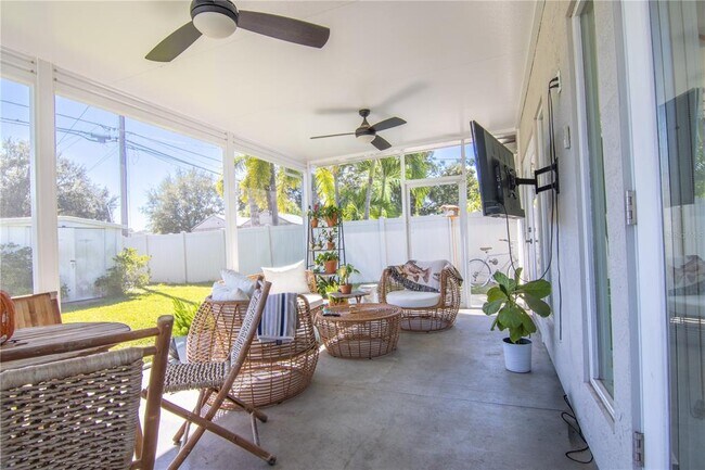 Building Photo - 600 43rd Ave NE