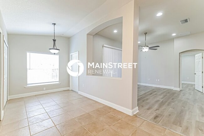 Building Photo - 3 Bedroom Pet-Friendly Home in POINCIANA, FL with Main Street Renewal