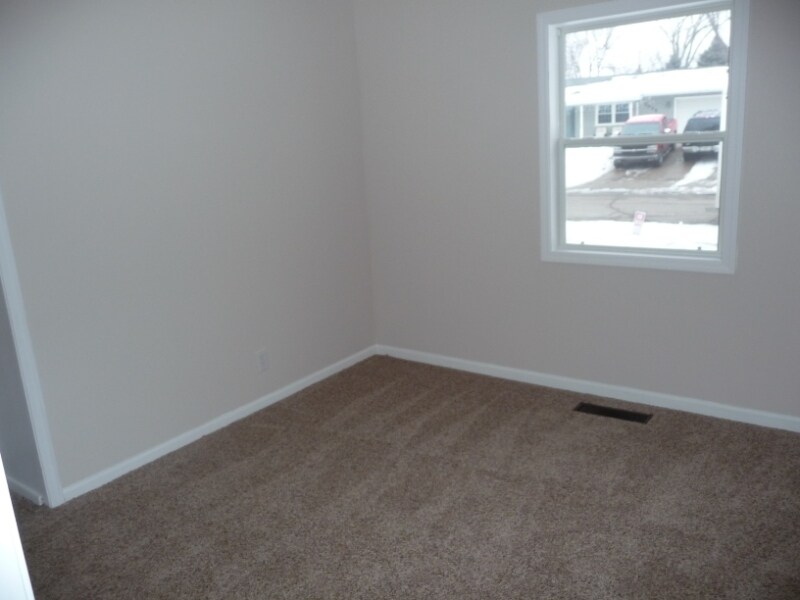 Building Photo - 1009 Archway Dr