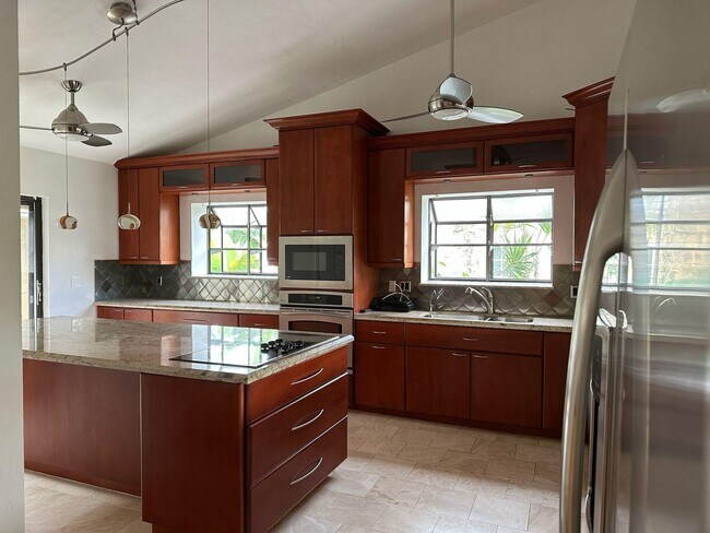 Building Photo - 7243 Encina Ln