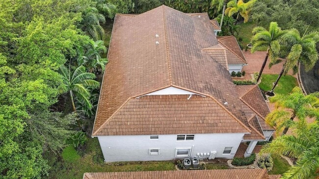 Building Photo - 7910 Laina Ln