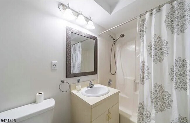 Building Photo - 310 Lookout Ave