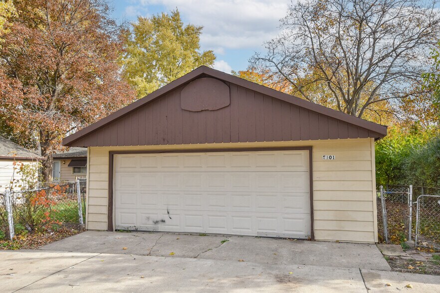 Building Photo - 5101 N 83rd St