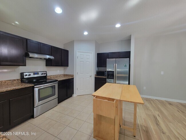 Building Photo - 4447 Oak Moss Loop