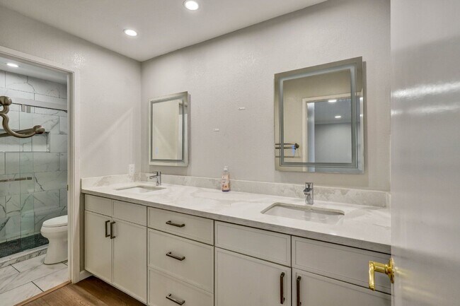Building Photo - 614 San Conrado Terrace