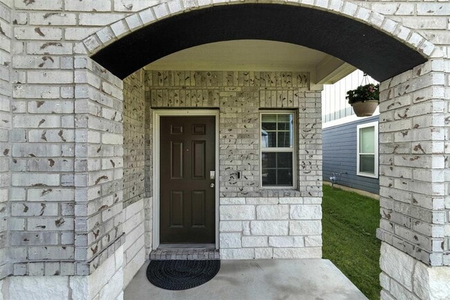 Building Photo - 420 Black Alder St