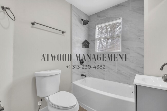 Building Photo - This beautifully updated 4-bedroom, 1-bath single-family home is ready for move-in!