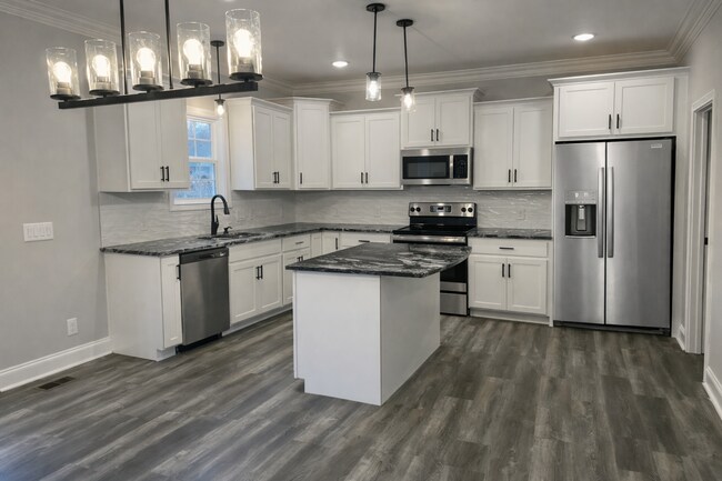 Building Photo - 3084 Timberdale Dr