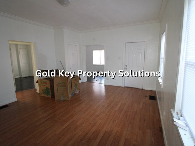 Building Photo - MUNCIE 3 BR 1 BA House with New Appliances...