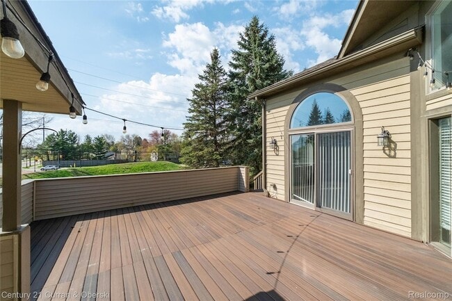 Building Photo - 1083 N Livernois Rd