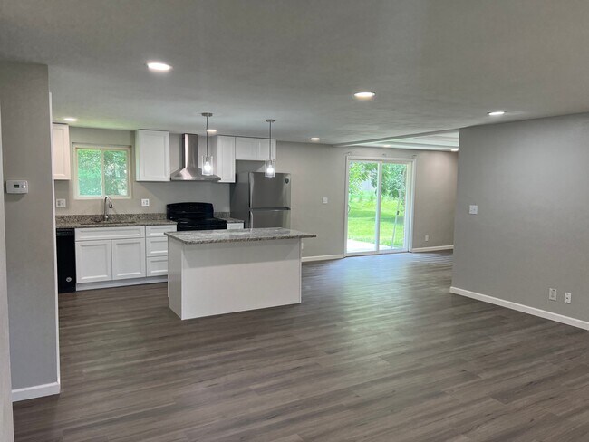 Building Photo - 2543 Walford Dr