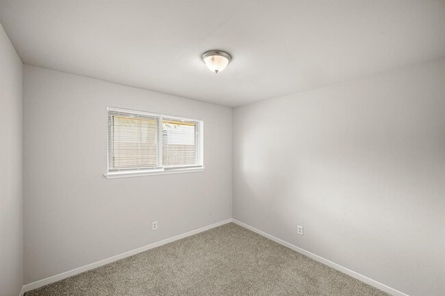 Building Photo - 11017 Lera St